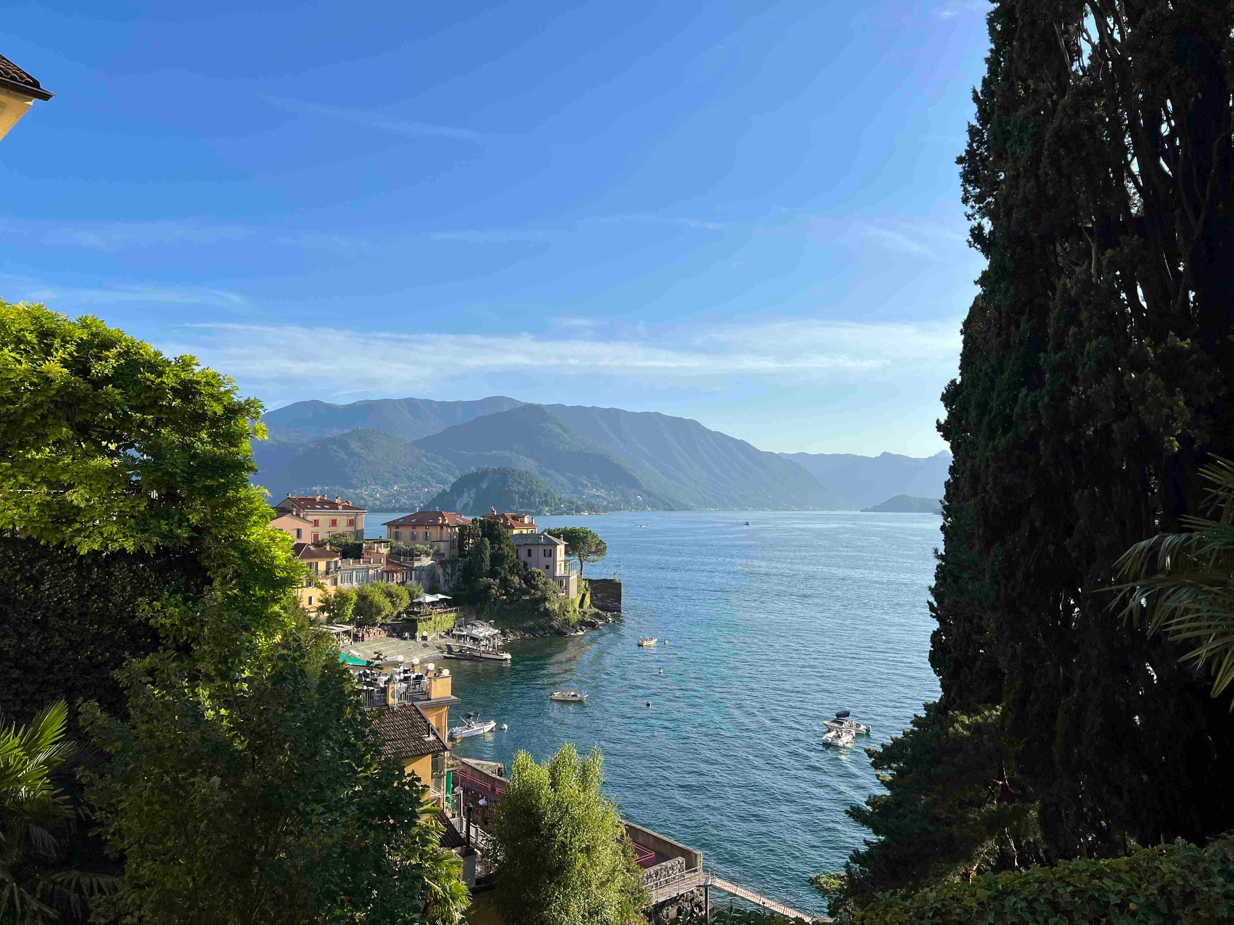 How to travel from Varenna to Milan by train